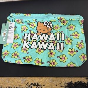 ALOHA Collection Hawaii Hello Kitty hibiscus large Pouch DFS exclusive